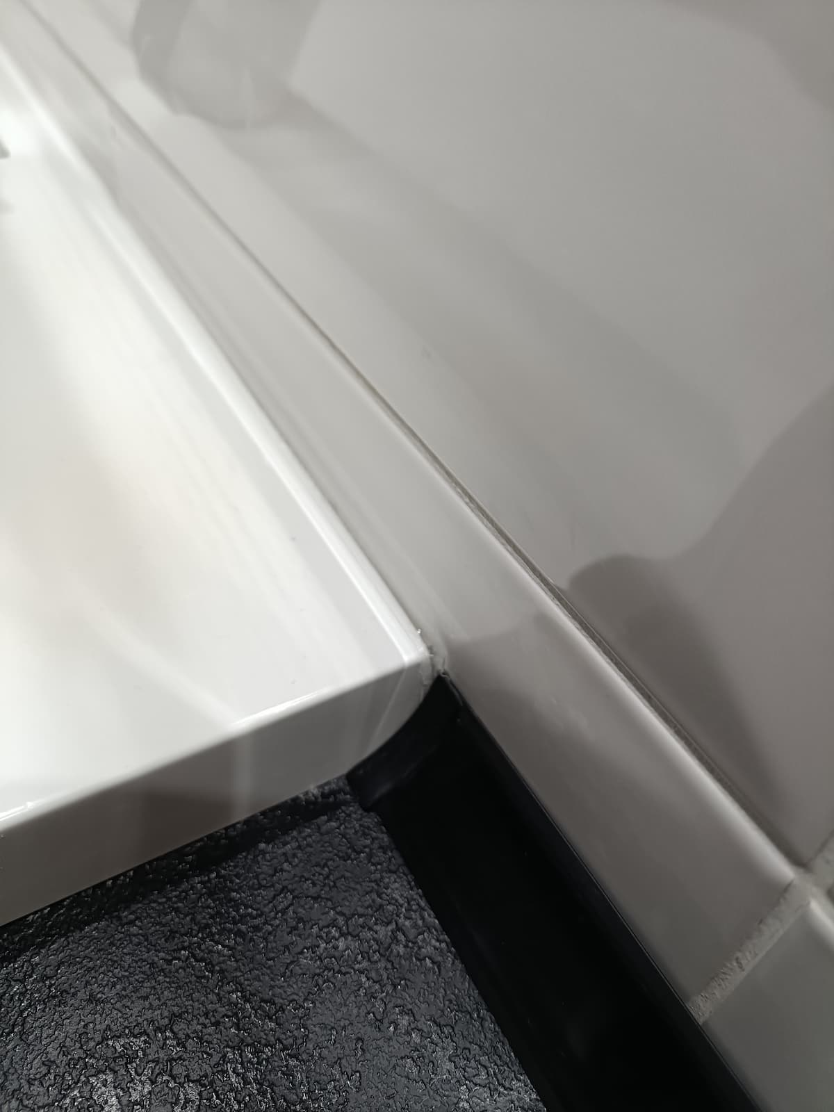 Wymiana silikonu przy blacie kuchennym Rzeszów – po